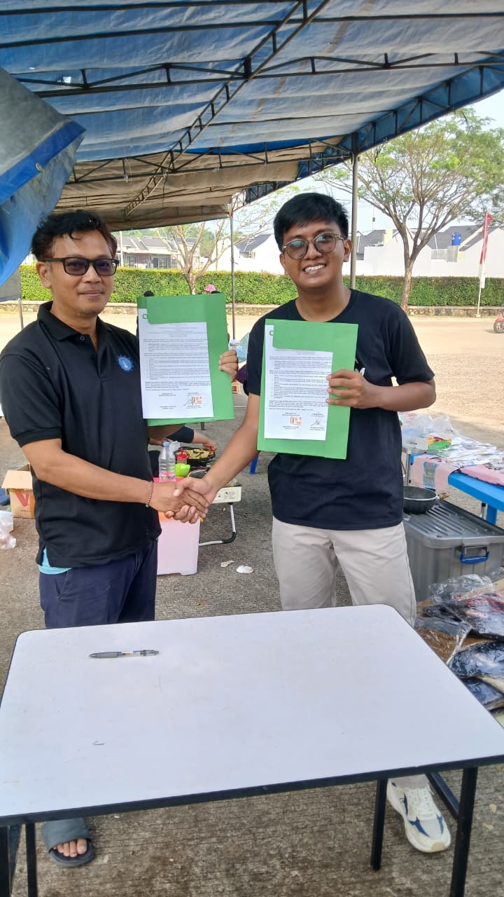 PENANDATANGANAN PERJANJIAN KERJA SAMA (PKS) PROGRAM SEDEKAH MINYAK JELANTAH ANTARA RT 003/RW 007 KLASTER SAKURA DAISUKI DAN RUMAH SOSIAL KUTUB